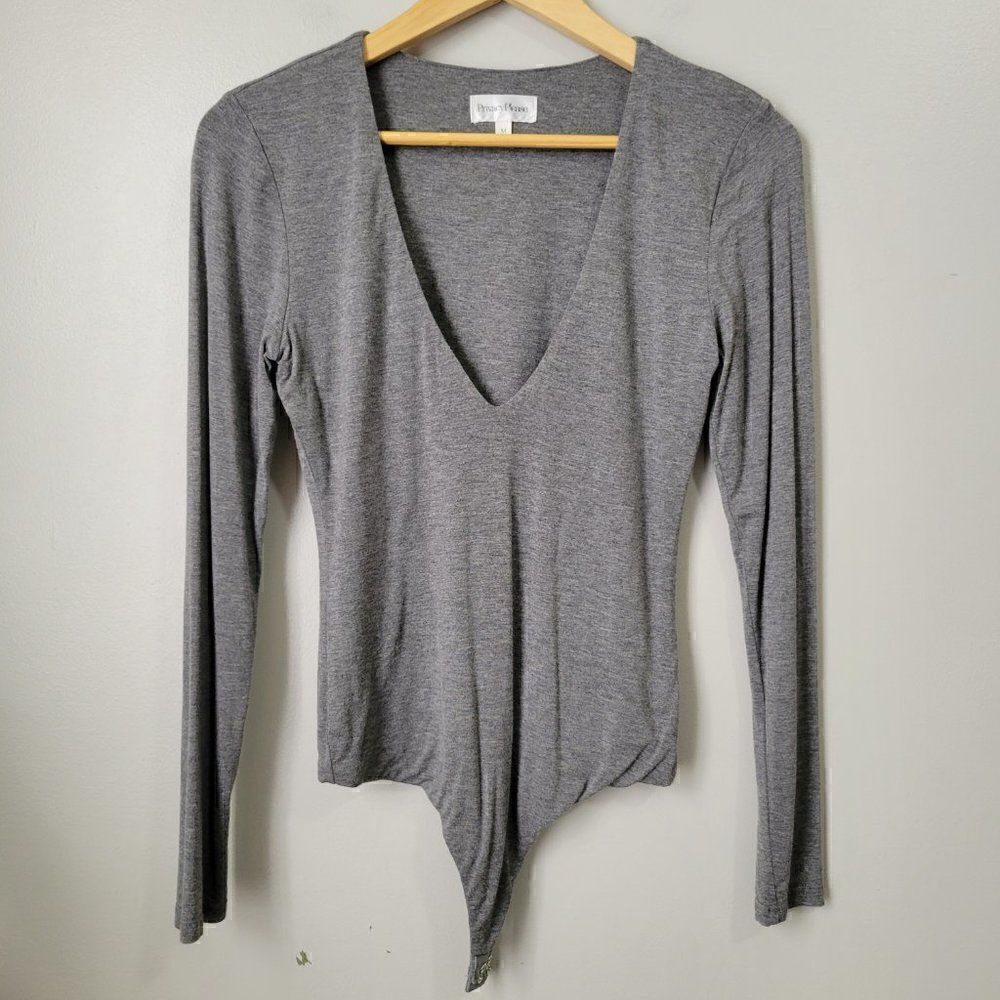 EUC PRIVACY PLEASE DEEP V NECK GREY LONGSLEEVES BODYSUIT SZ M